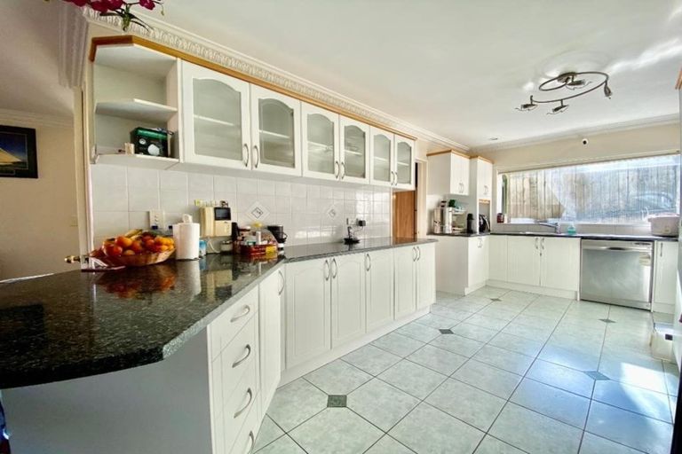Photo of property in 7 Sesame Grove, Goodwood Heights, Auckland, 2105