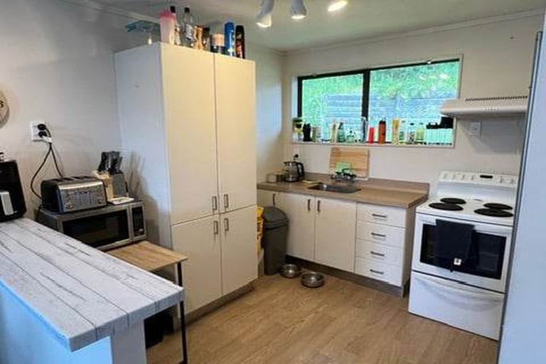 Photo of property in 14 Penguin Grove, Waitangirua, Porirua, 5024