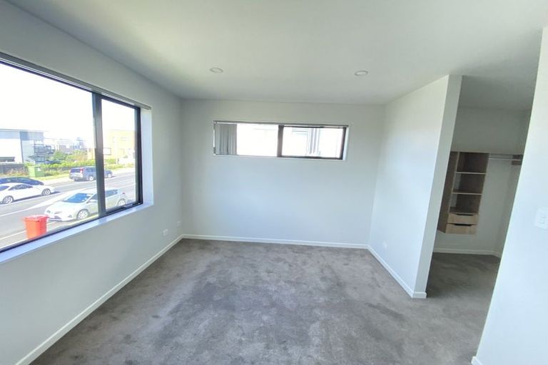Photo of property in 148 Hobsonville Road, Hobsonville, Auckland, 0618
