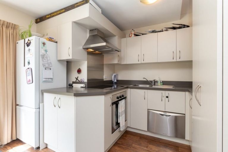 Photo of property in 4/30 Mathesons Road, Phillipstown, Christchurch, 8011