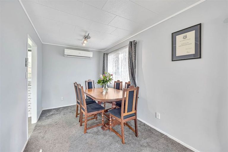 Photo of property in 64 West Harbour Drive, West Harbour, Auckland, 0618