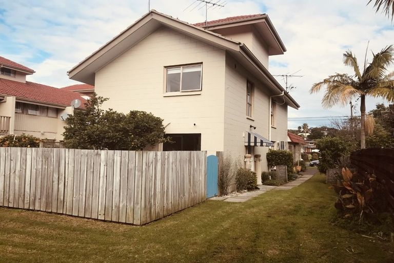 Photo of property in 12/3 Glen Road, Browns Bay, Auckland, 0630
