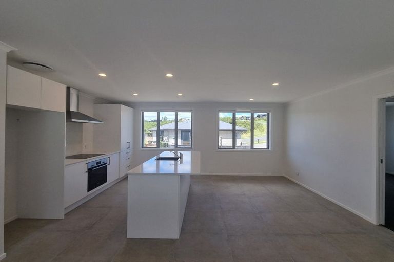 Photo of property in 8 Hauruia Way, Pyes Pa, Tauranga, 3112
