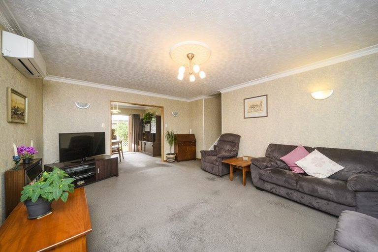 Photo of property in 73 Wood Street, Takaro, Palmerston North, 4410