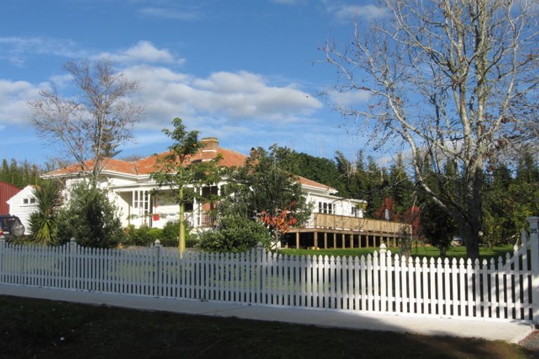 Photo of property in 35 Riverview Road, Kerikeri, 0230