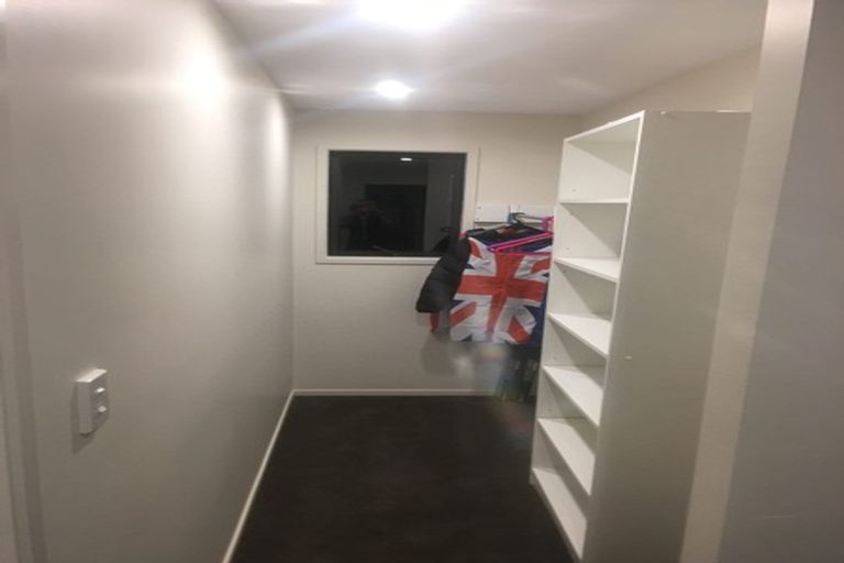 Photo of property in 29 Deverell Place, Northcross, Auckland, 0632