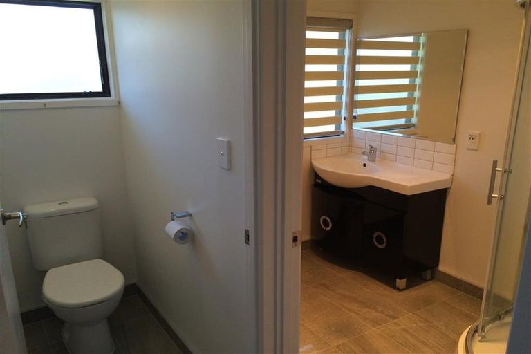 Photo of property in 4 Kopu Place, Clendon Park, Auckland, 2103