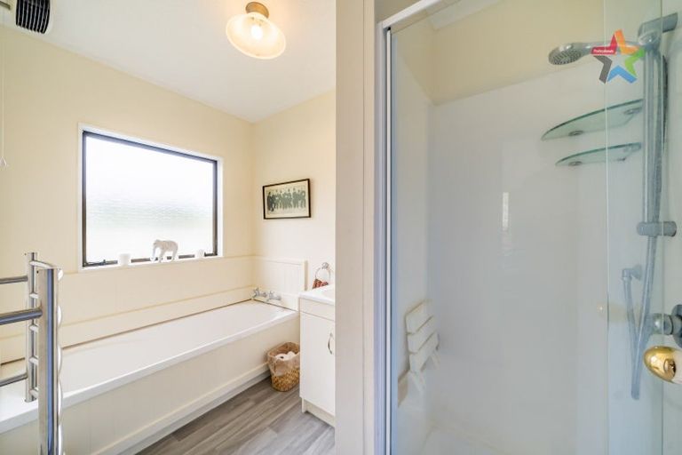 Photo of property in 2/37 Leighton Avenue, Waiwhetu, Lower Hutt, 5010