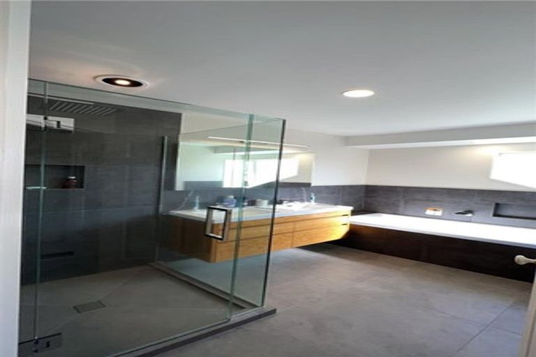 Photo of property in 5 Pintner Place, Somerville, Auckland, 2014