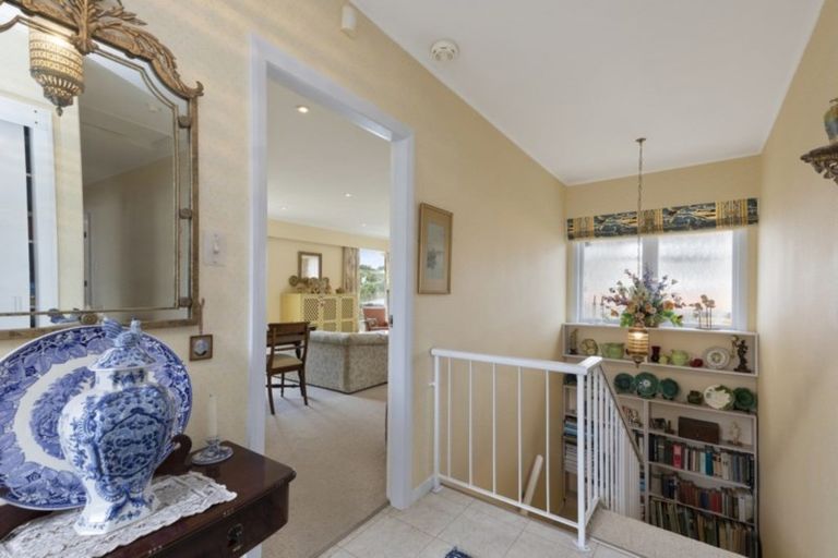 Photo of property in 53 Oakleigh Street, Maungaraki, Lower Hutt, 5010