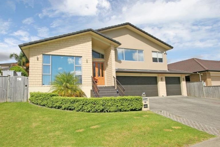 Photo of property in 41 Salford Crescent, Flat Bush, Auckland, 2019