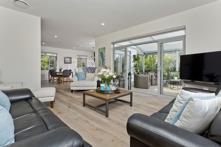 Photo of property in 1 Turutu Place, Long Bay, Auckland, 0630