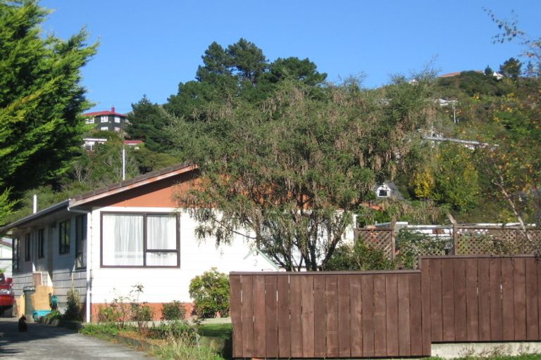 Photo of property in 2 Bogle Grove, Stokes Valley, Lower Hutt, 5019
