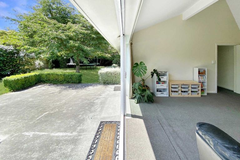 Photo of property in 17 Landsdowne Terrace, Cashmere, Christchurch, 8022