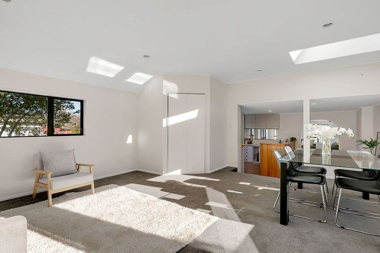 Photo of property in 40 Hinau Street, Tawa, Wellington, 5028