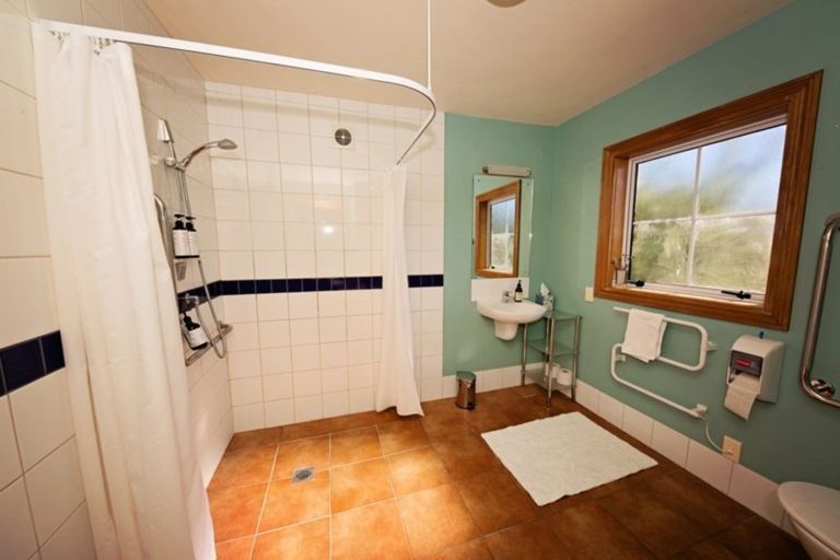 Photo of property in Oturehua Lodge, 74 Lockhart Road, Oturehua, 9386