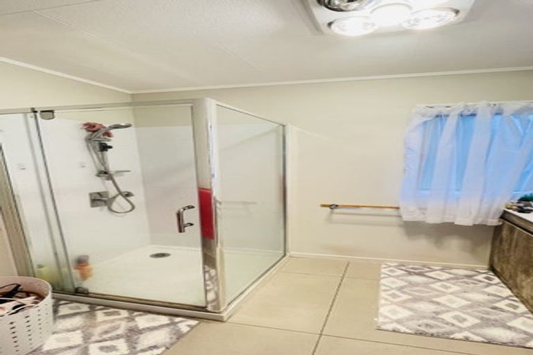 Photo of property in 49 Santiago Crescent, Unsworth Heights, Auckland, 0632