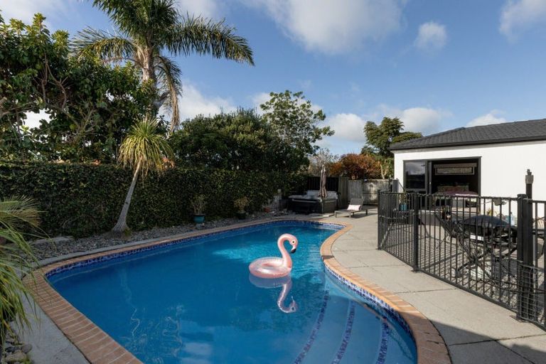 Photo of property in 5 Piha Close, Papamoa Beach, Papamoa, 3118