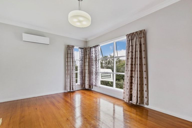 Photo of property in 17 Plunket Avenue, Papatoetoe, Auckland, 2104