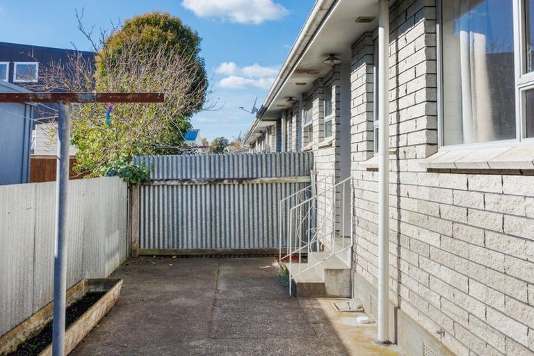 Photo of property in 8 Kiwi Court, Roslyn, Palmerston North, 4414