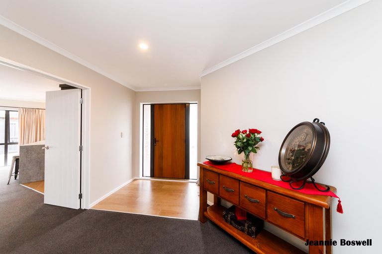 Photo of property in 40 Tennyson Avenue, Kelvin Grove, Palmerston North, 4414