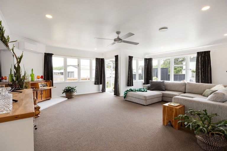 Photo of property in 27 Churchill Avenue, Maeroa, Hamilton, 3200