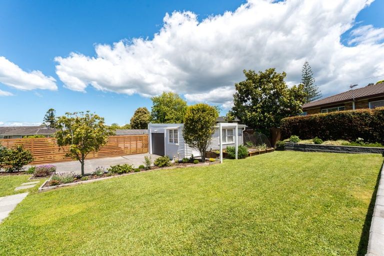 Photo of property in 6 Thornlow Street, Glendene, Auckland, 0602