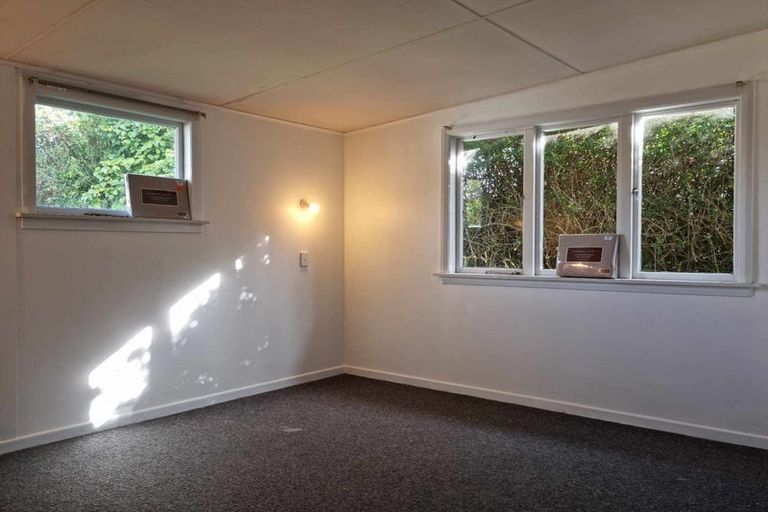 Photo of property in 99 Omata Road, Marfell, New Plymouth, 4310