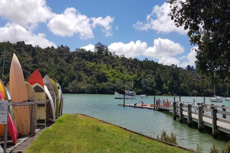 Photo of property in 4/3 Orwell Road, Greenhithe, Auckland, 0632