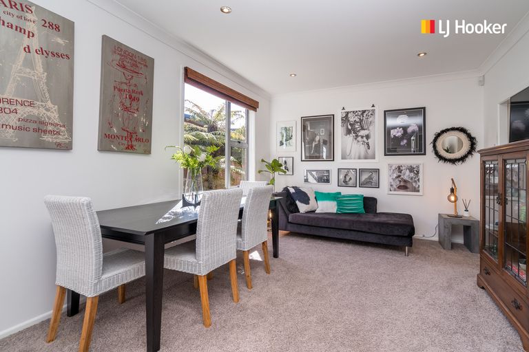 Photo of property in 21 Earls Road, Saint Clair, Dunedin, 9012