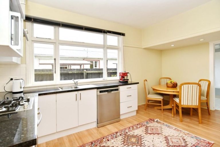Photo of property in 130 Matsons Avenue, Papanui, Christchurch, 8053