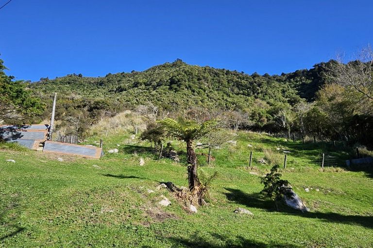 Photo of property in 100 Omoto Road, Greymouth, 7805