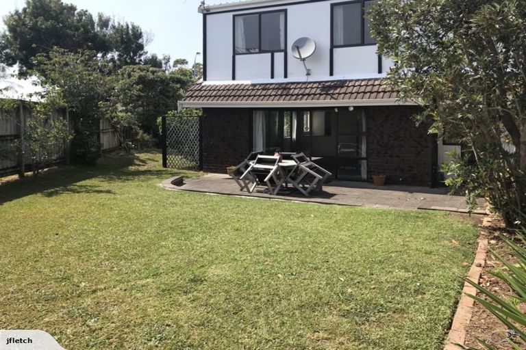 Photo of property in 2/27 Fortunes Road, Half Moon Bay, Auckland, 2012