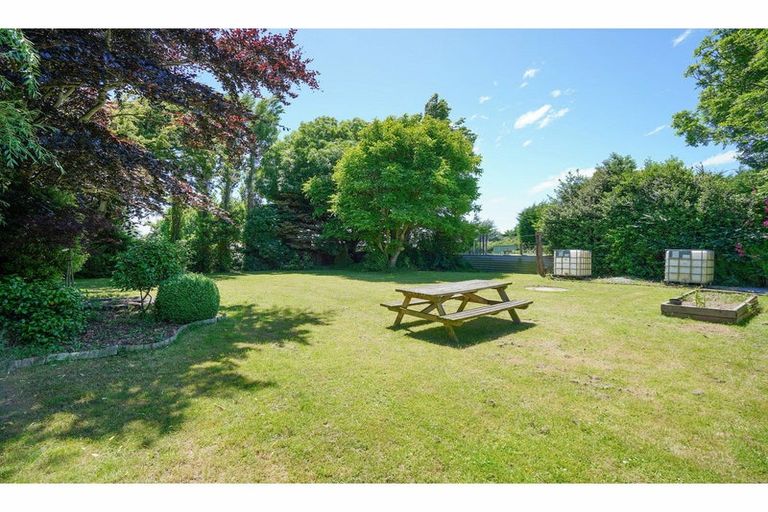 Photo of property in 12 Mclew Road, Kennington, Invercargill, 9871