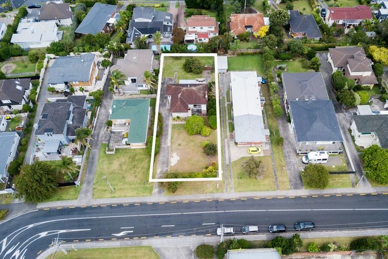 Photo of property in 16 Knights Road, Rothesay Bay, Auckland, 0630