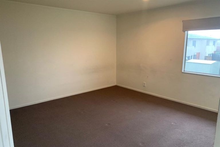 Photo of property in 3 Gina Avenue, Ranui, Auckland, 0612