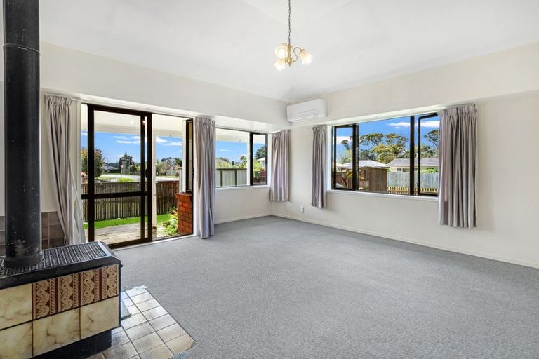 Photo of property in 70 Sandspit Road, Waiuku, 2123