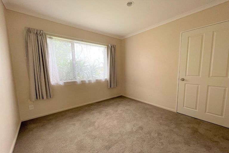 Photo of property in 104 Pitt Avenue, Clendon Park, Auckland, 2103