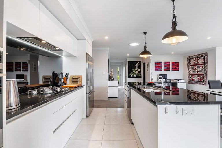 Photo of property in 11 Fred White Drive, Kumeu, 0810