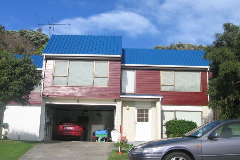 Photo of property in 6 Spruce Grove, Ranui, Porirua, 5024