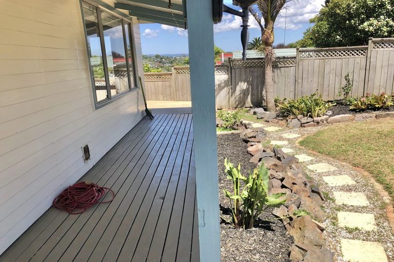 Photo of property in 30 Windy Ridge Road, Glenfield, Auckland, 0629