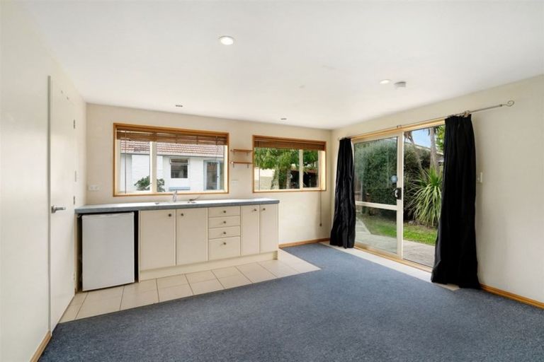 Photo of property in 15 Cranbrook Avenue, Burnside, Christchurch, 8053