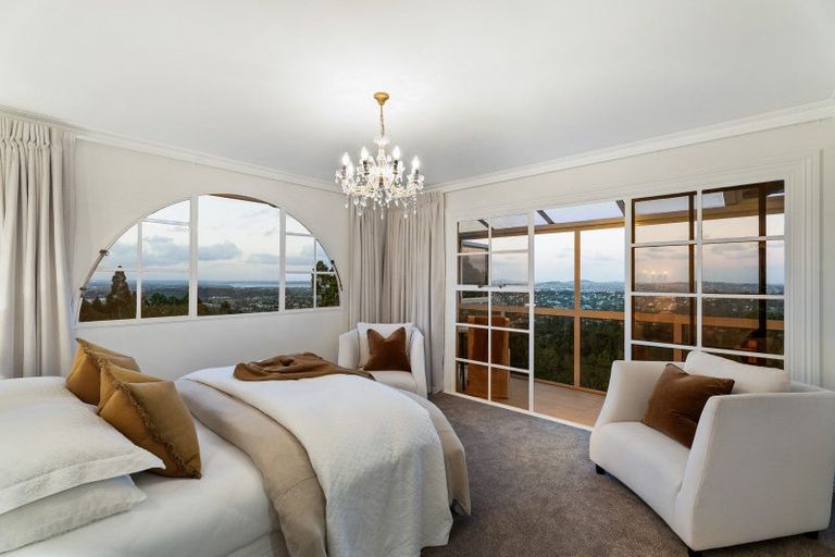 Photo of property in 35 Tawini Road, Titirangi, Auckland, 0604