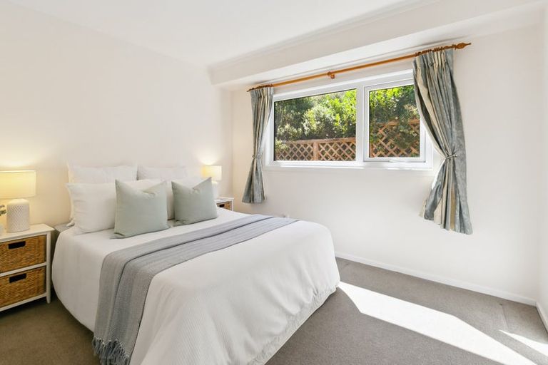 Photo of property in 15b Dargle Way, Island Bay, Wellington, 6023