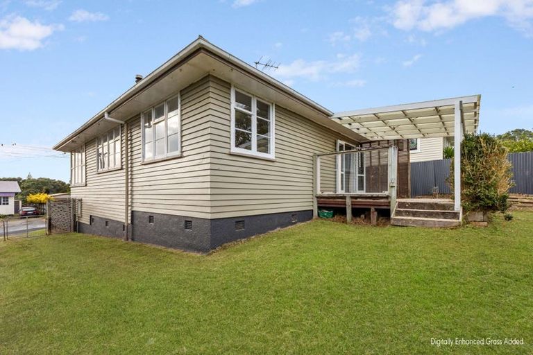 Photo of property in 29 Endeavour Street, Marfell, New Plymouth, 4310