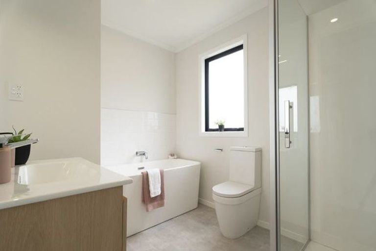 Photo of property in 68 Mawai Hakona Drive, Wallaceville, Upper Hutt, 5018