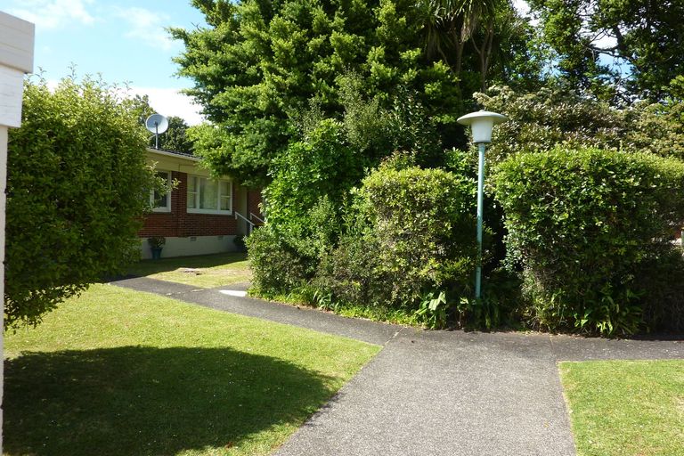 Photo of property in 9/11 Oakland Avenue, Papatoetoe, Auckland, 2025