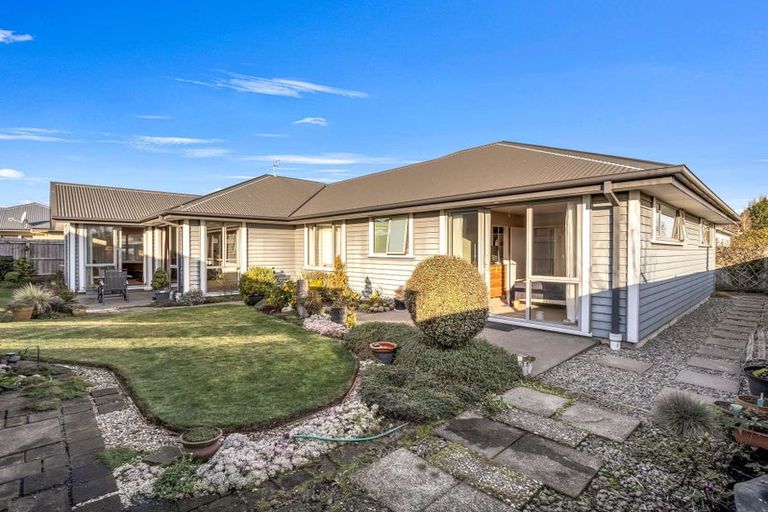 Photo of property in 28 Northwater Drive, Northwood, Christchurch, 8051