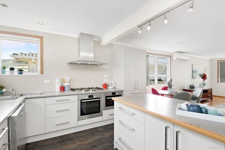 Photo of property in 17 Ranui Avenue, Ranui, Auckland, 0612