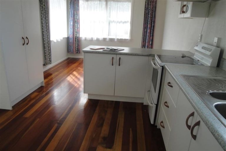 Photo of property in 19 Great North Road, Saint Johns Hill, Whanganui, 4501